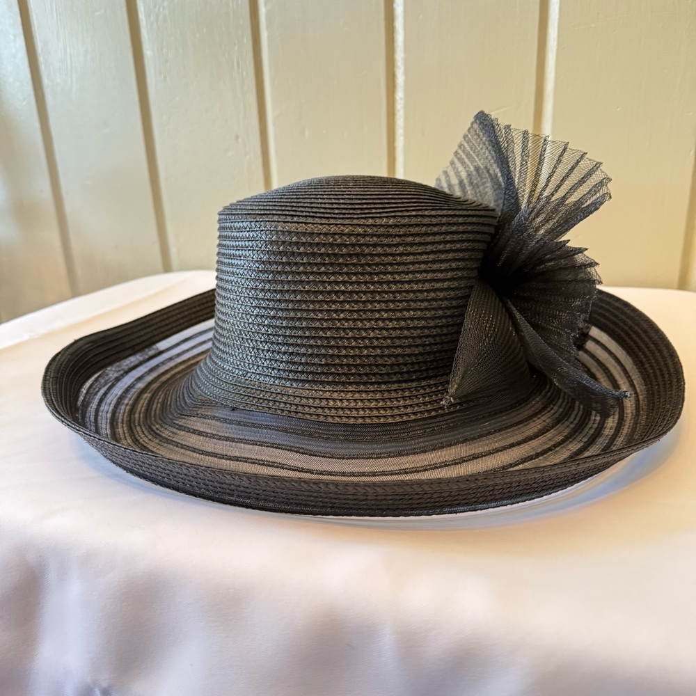 Bellissima Millinery Collection Black Hat with Tulle Detailing NWT - Picture 4 of 8